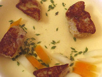 Прозрачный мясной бульон